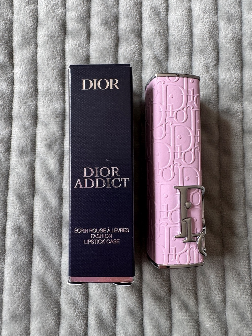 NEW in Box Dior Light Pink Embossed Logo Lipstick Case - Rosemania - Picture 2 of 2